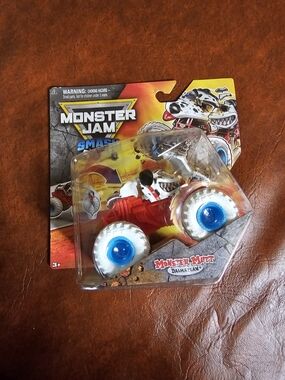 Monster Jam Smash & Bash Monster Mutt Dalmation Series 2